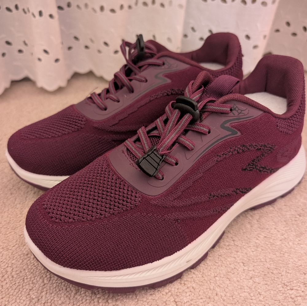 BRAND NEW Omegawalk Slip on Sneakers